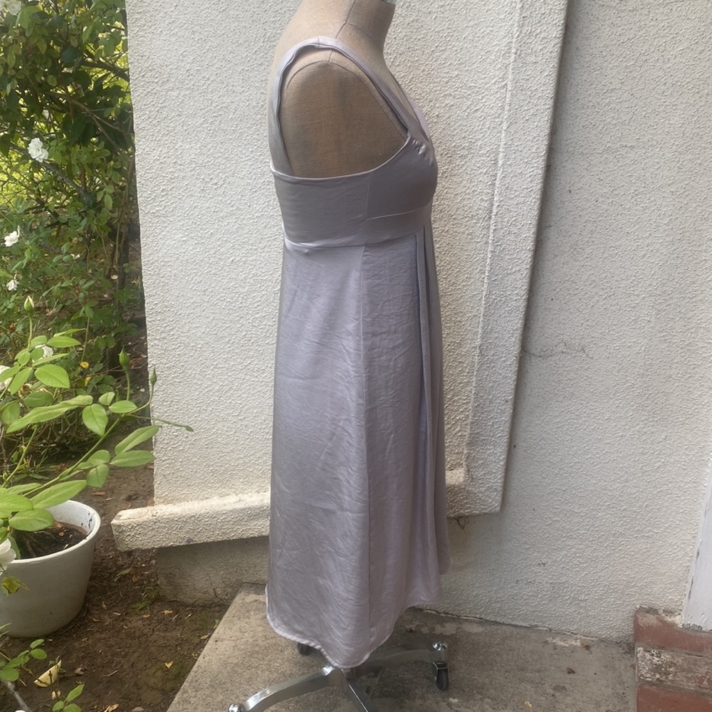 Moochi from New Zealand stunning silver dress with gorgeous lining. - Picture 6 of 13